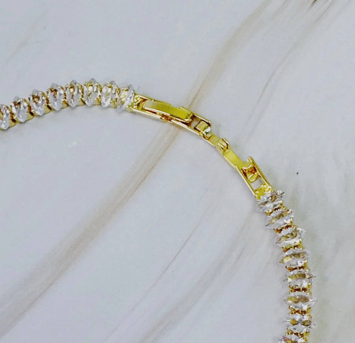 Marquise Cut Sparkle
Tennis Necklace
