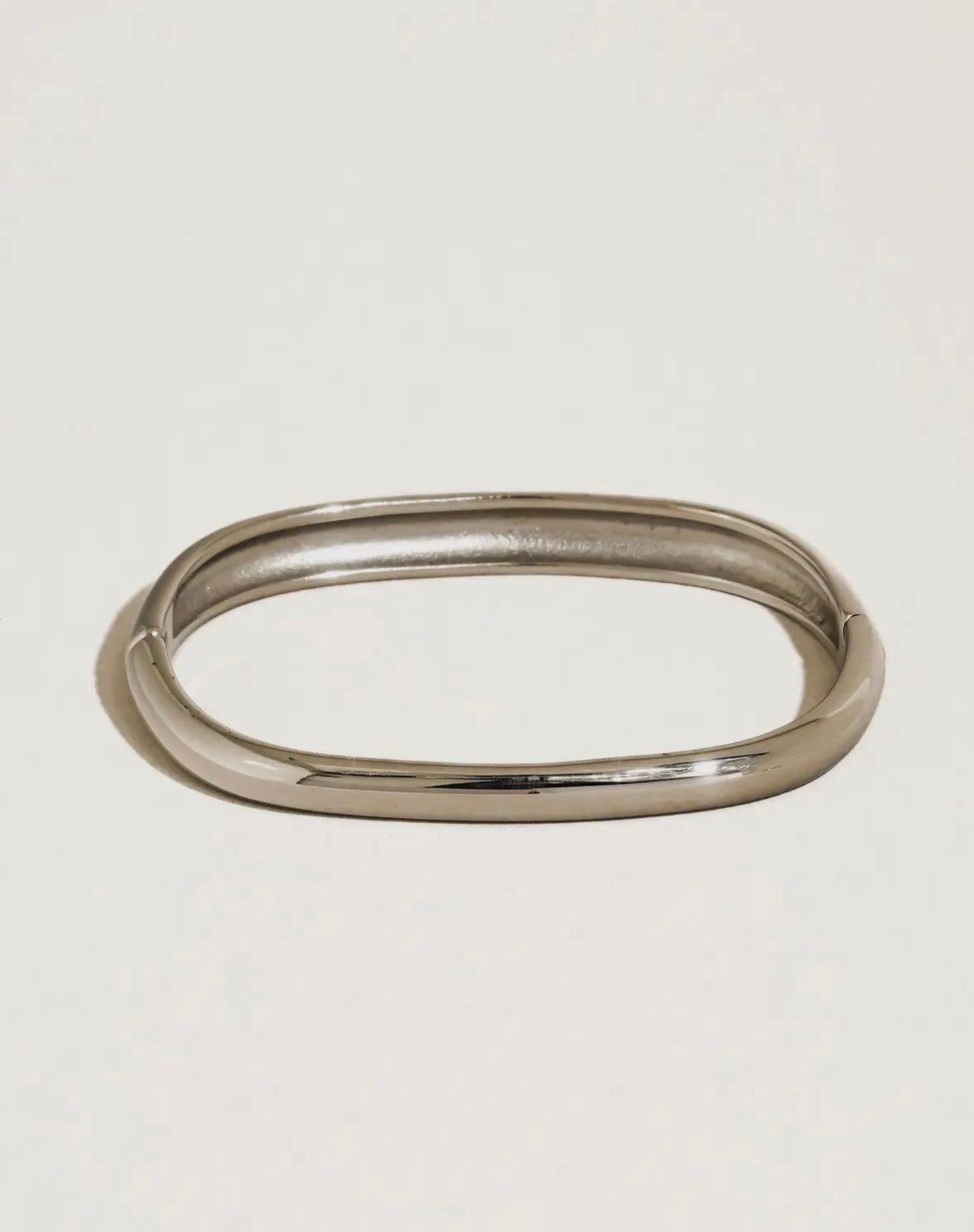 Renzi 18K Gold Non-Tarnish
Classic Bangle