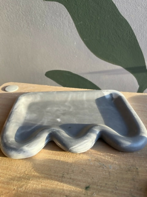 wavy tray