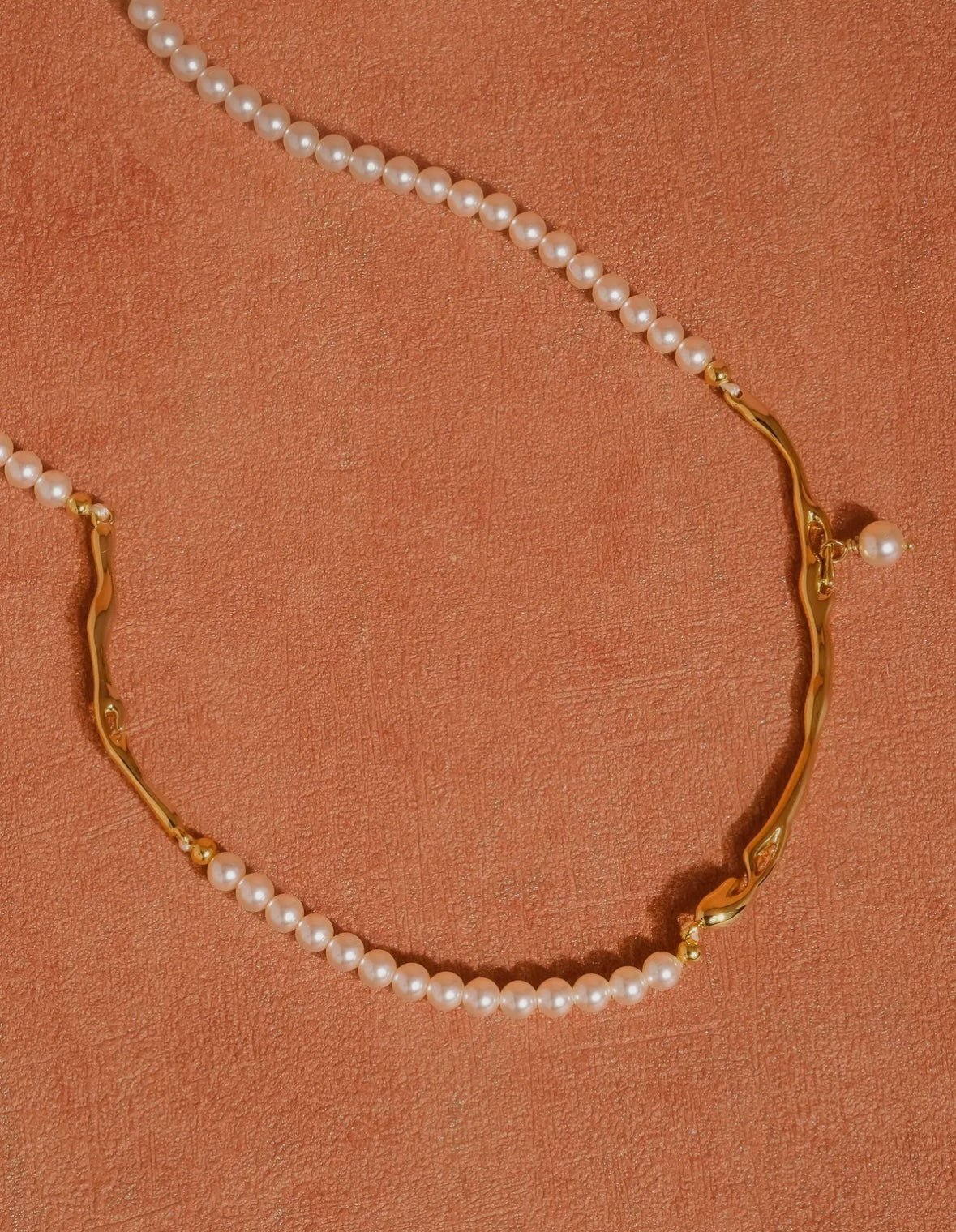 Maylis 18K Gold Classic
Pearl Necklace
