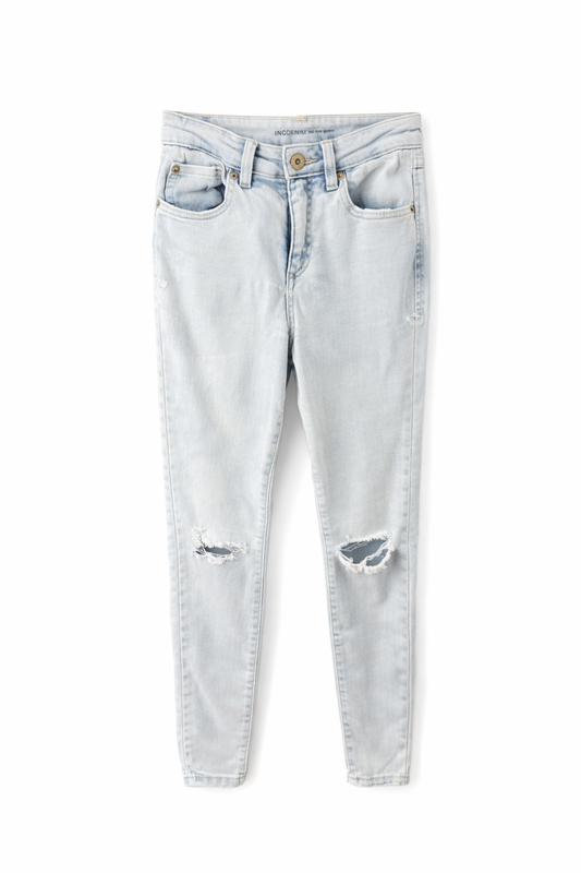 INC International Concepts Women’s 4 Light Blue Mid-Rise Skinny Leg Jeans
