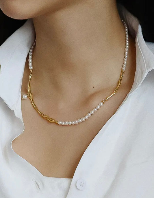 Maylis 18K Gold Classic
Pearl Necklace