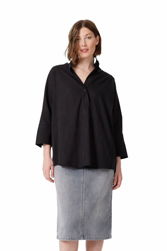 Do by Dee Black Collared Shirt