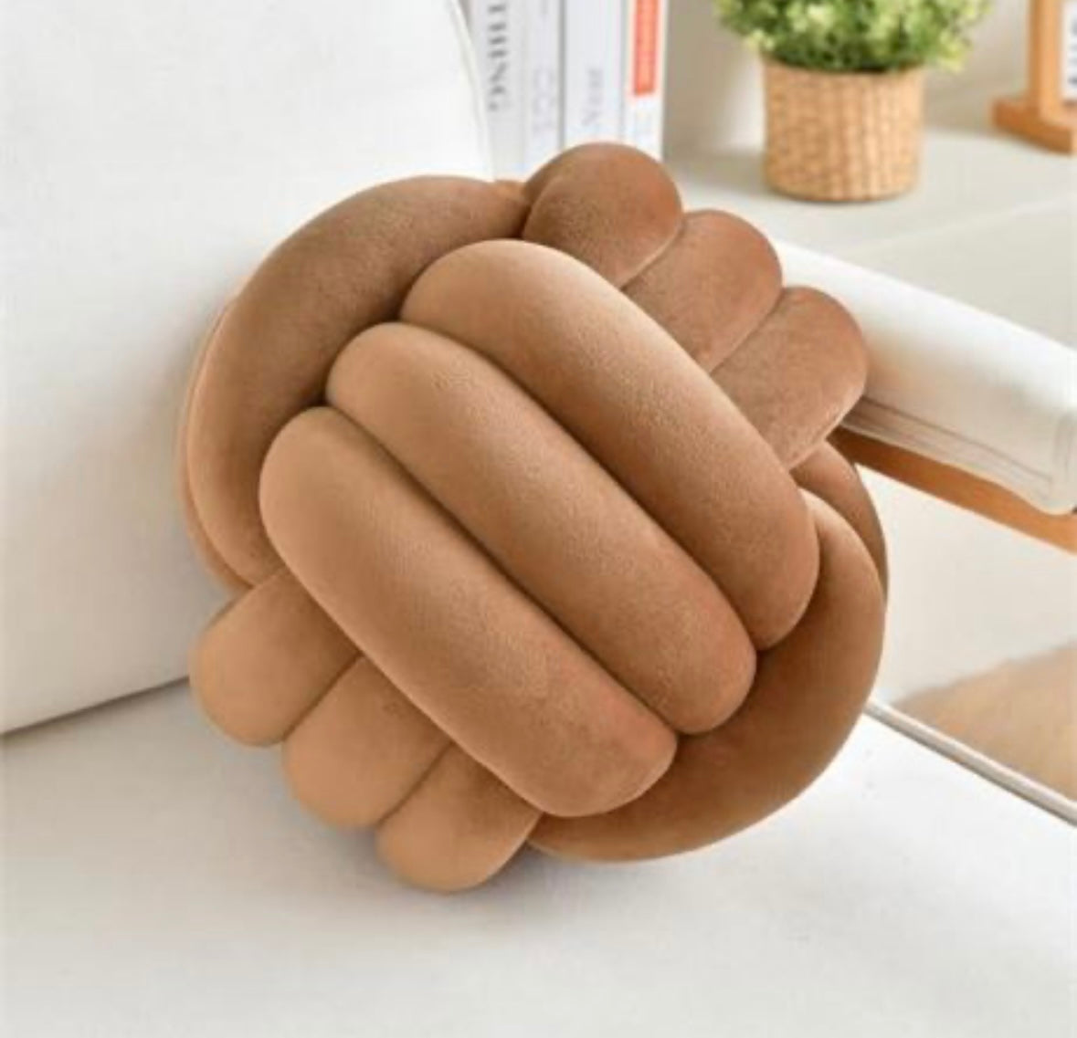 Knot Pillow Ball