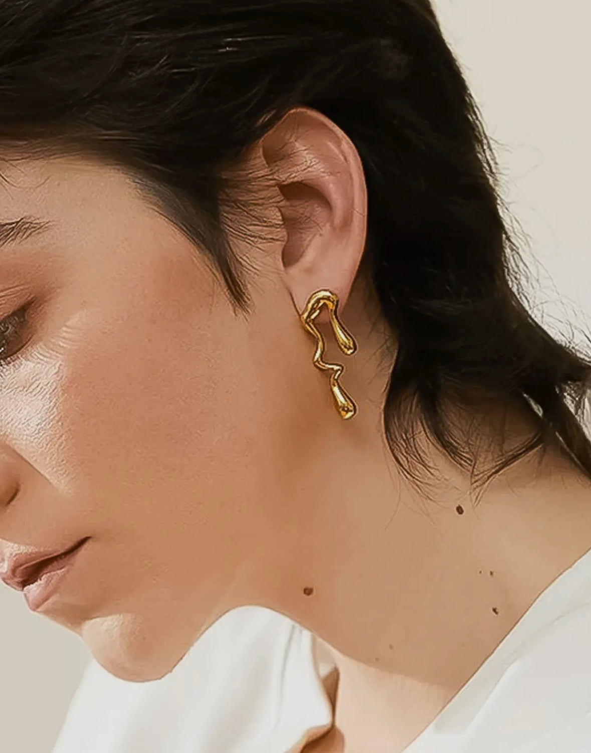Roma 18K Gold Non-Tarnish
Mismatch Melted Earring