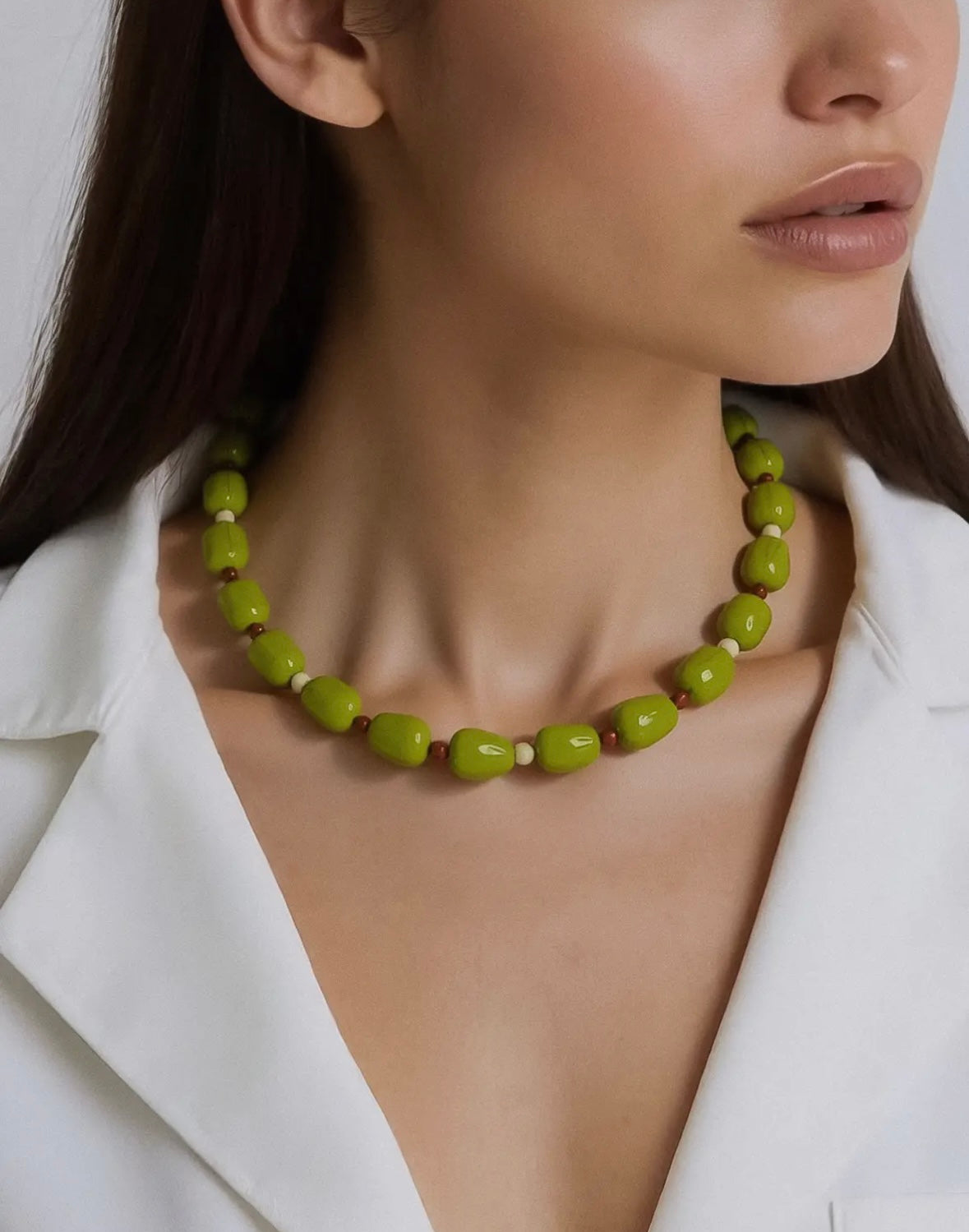 Olivie Retro Chunky Vintage Olive
Beaded Necklace