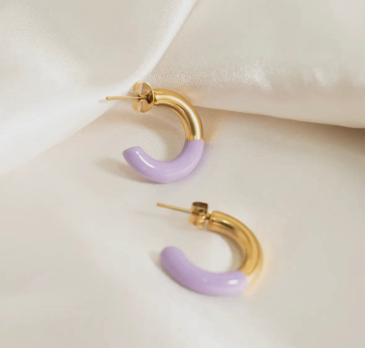18K Gold Pvd Stainless Steel Purple Huggie Earrings