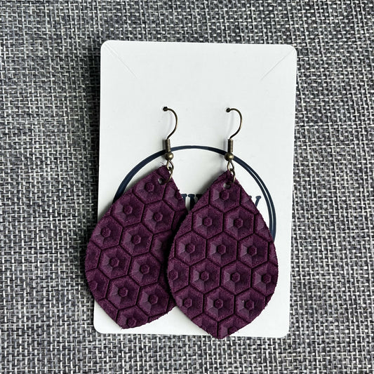 Plum honeycomb teardrops