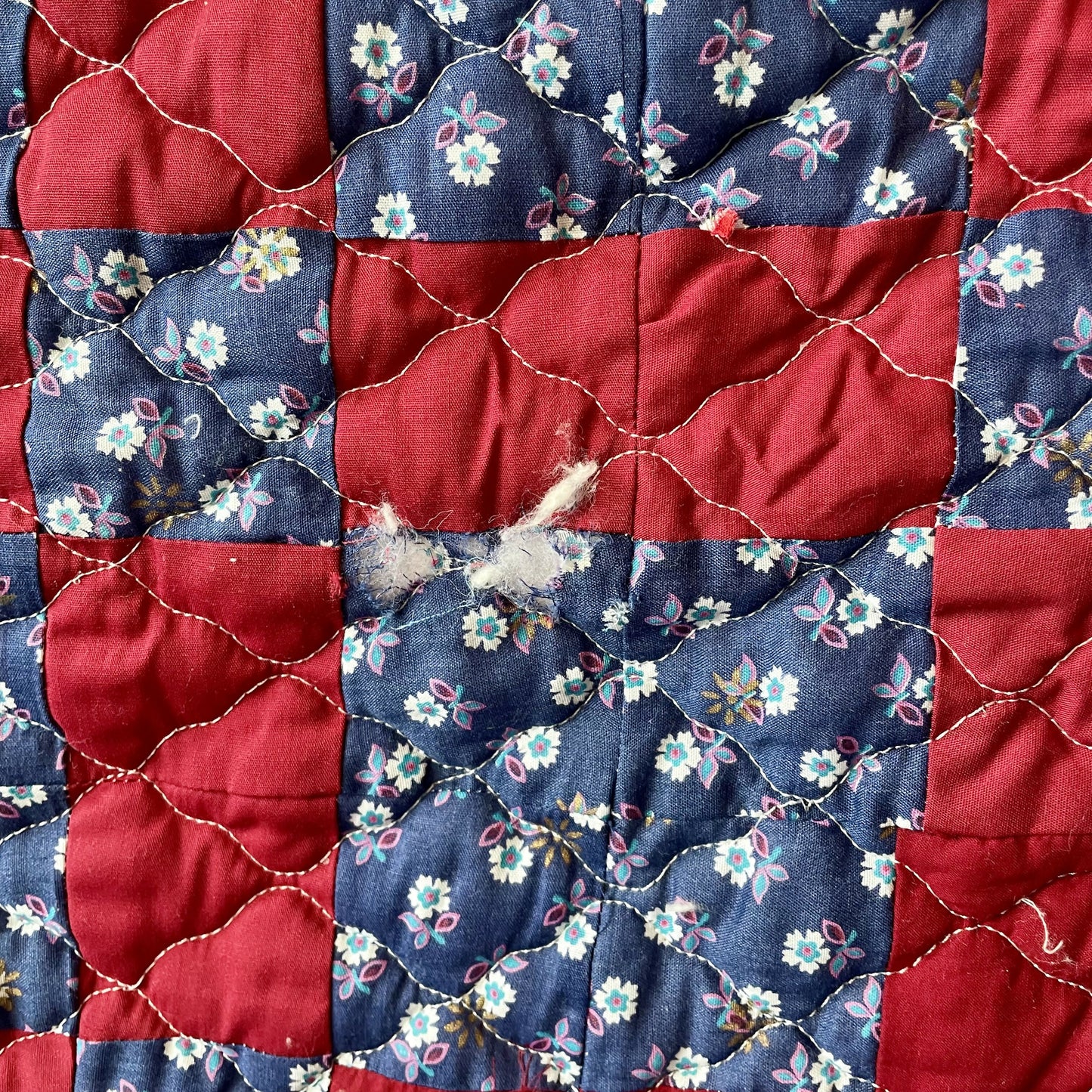 Vintage Floral Patterned Quilt