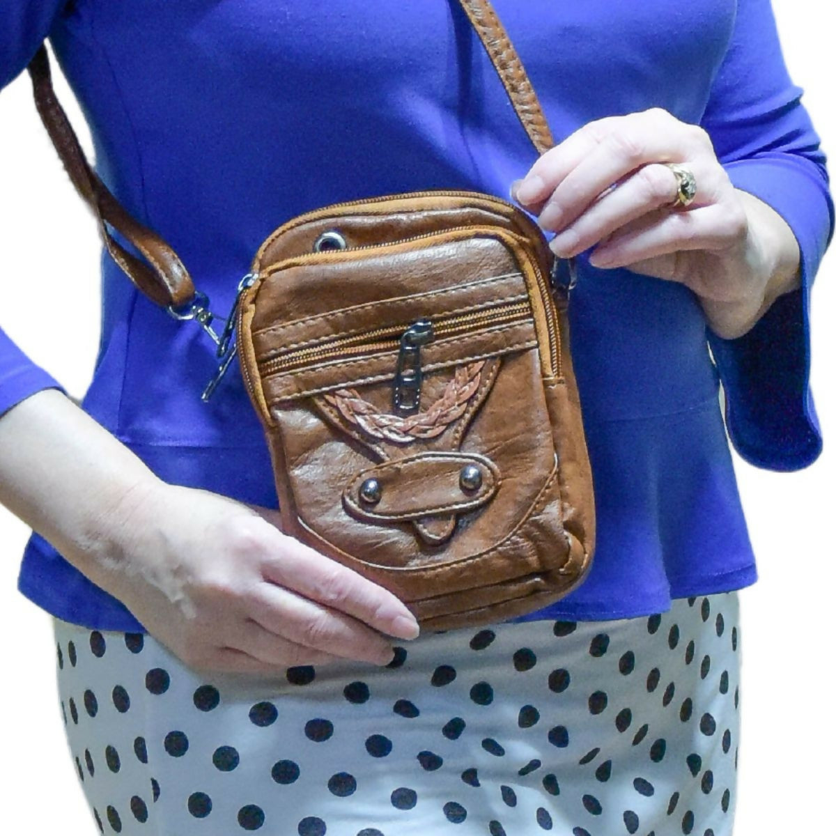 02-03-2025-upclose-Eilse-small-leather-purse-bag-crossbody-sowing-acorns-boutique