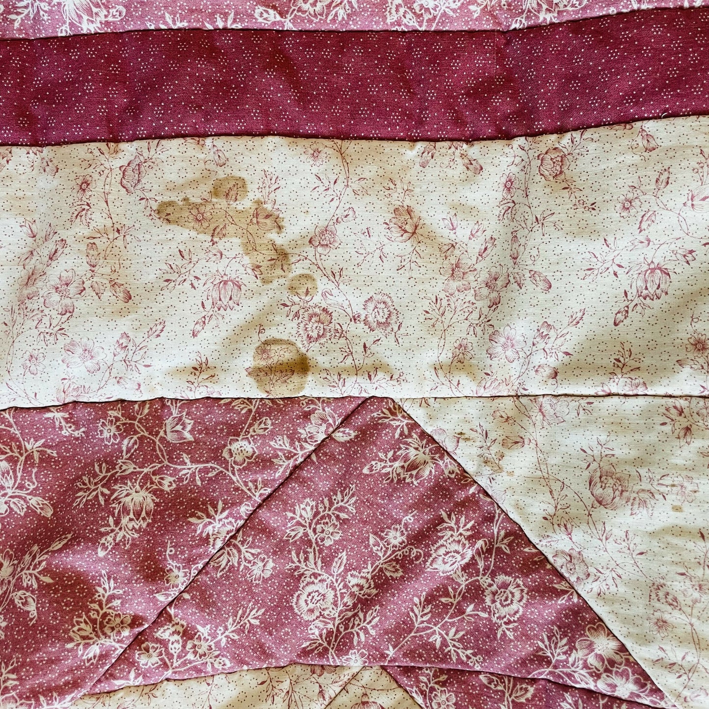 Vintage Floral Patterned Quilt